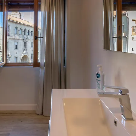 Homestay Vivienda Turistica Casa Quevedo *