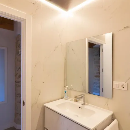 Homestay Vivienda Turistica Casa Quevedo *